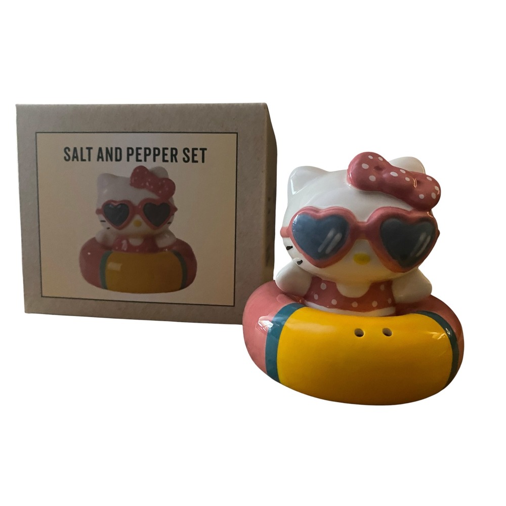 Hello Kitty Sanrio‎ Salt and Pepper Shaker Set Heart Sunglasses Inner Tube New
